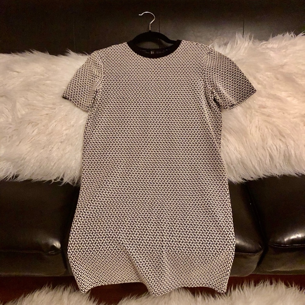 S black and white knit short sleeve sweater dress